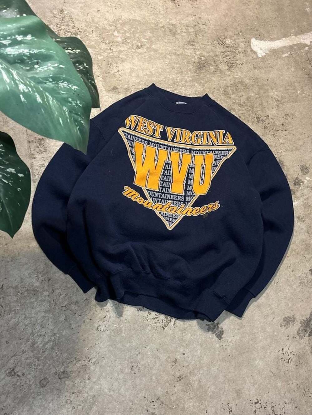 Vintage West Virginia University WVU Mountaineers Graphic Crewneck Sweatshirt